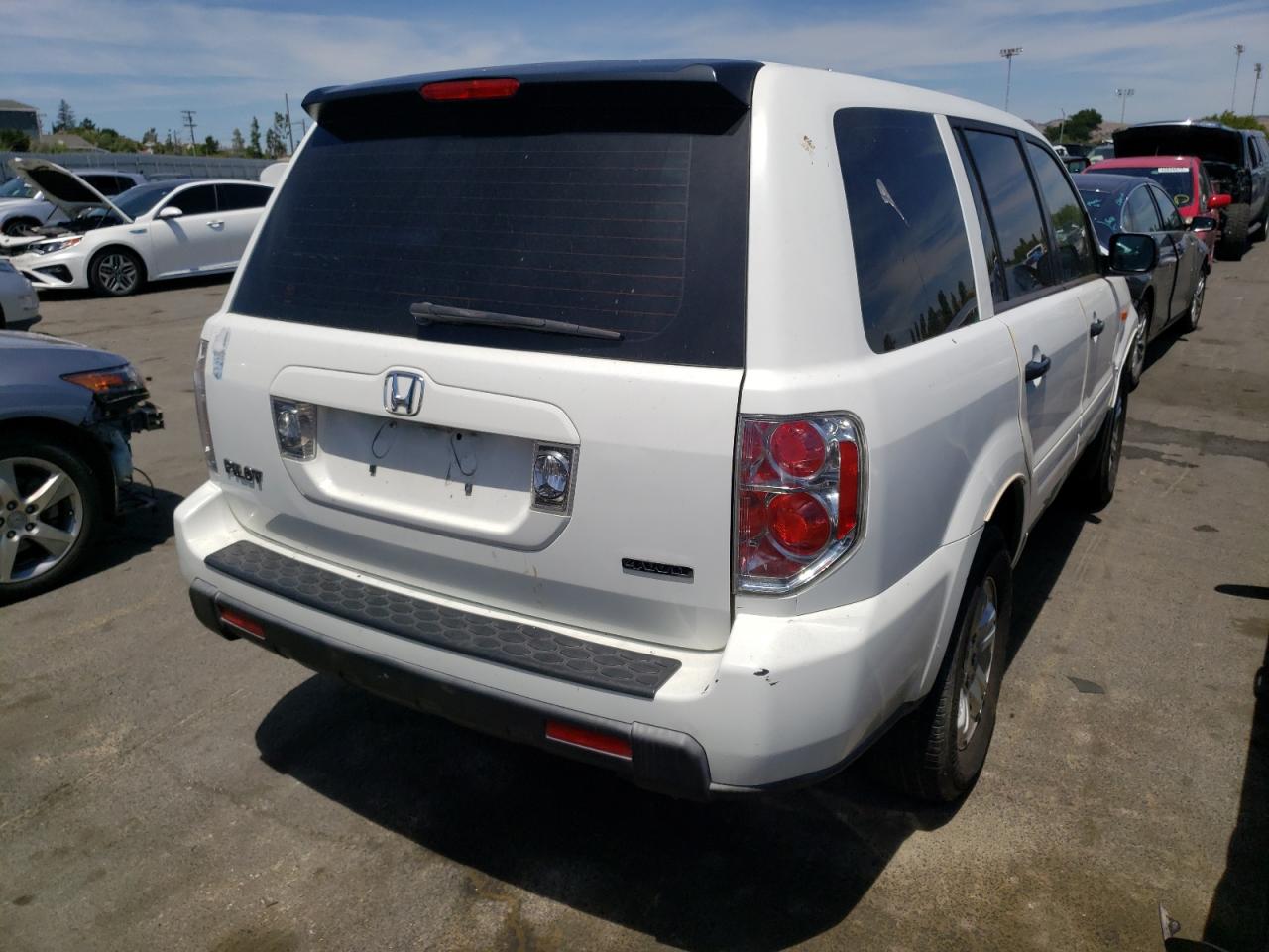 Photo 4 from auction – 2007 HONDA PILOT LX with VIN 5FNYF18107B021513