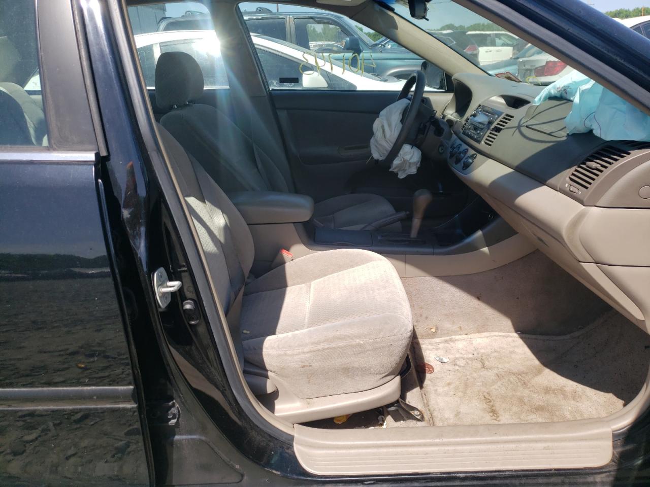 Photo 19 from auction – 2002 TOYOTA CAMRY LE with VIN 4T1BE32K02U047997