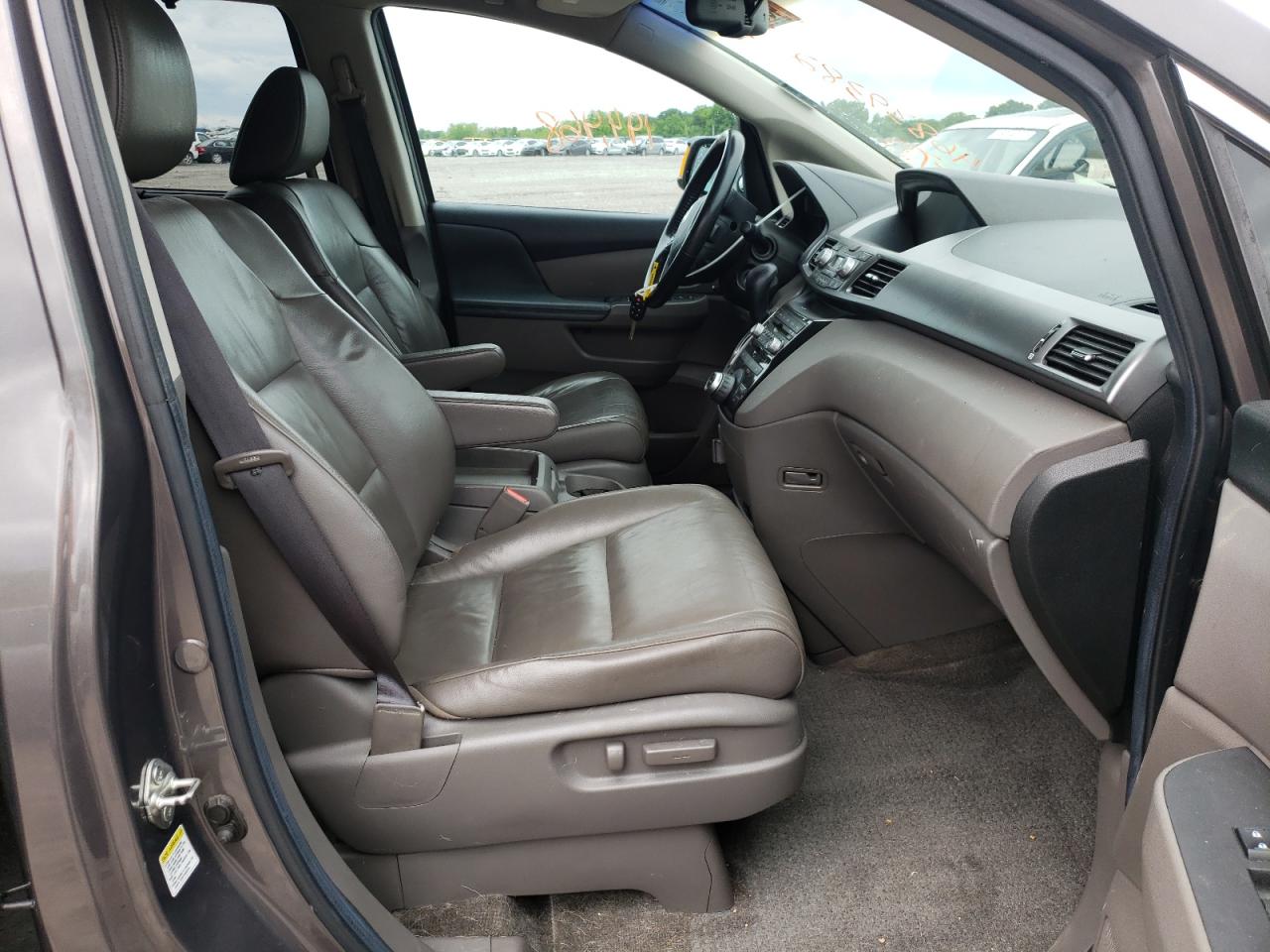 Photo 5 from auction – 2012 HONDA ODYSSEY TO with VIN 5FNRL5H92CB071642