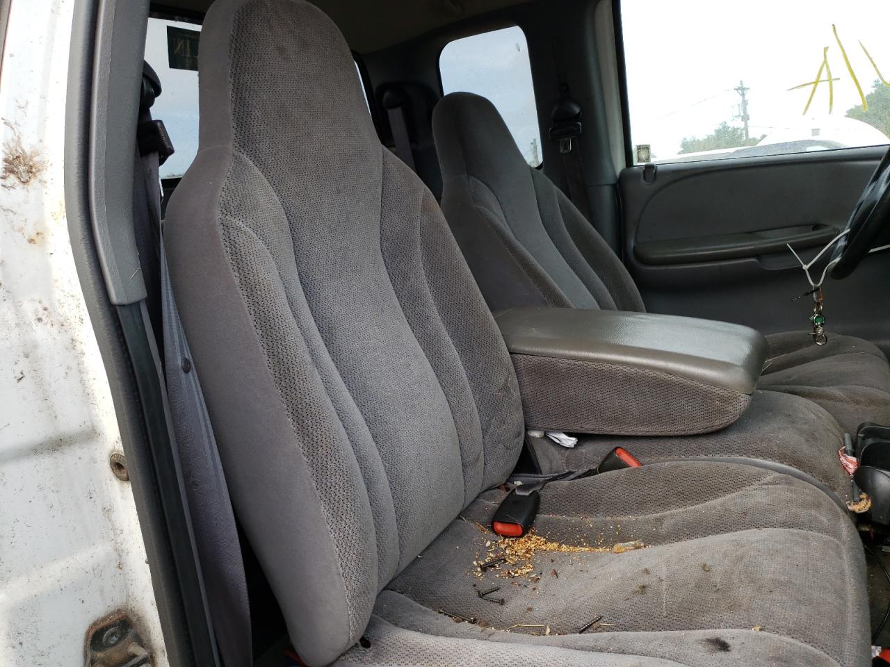 Photo 5 from auction – 2000 DODGE DAKOTA with VIN 1B7GG22X5YS573024
