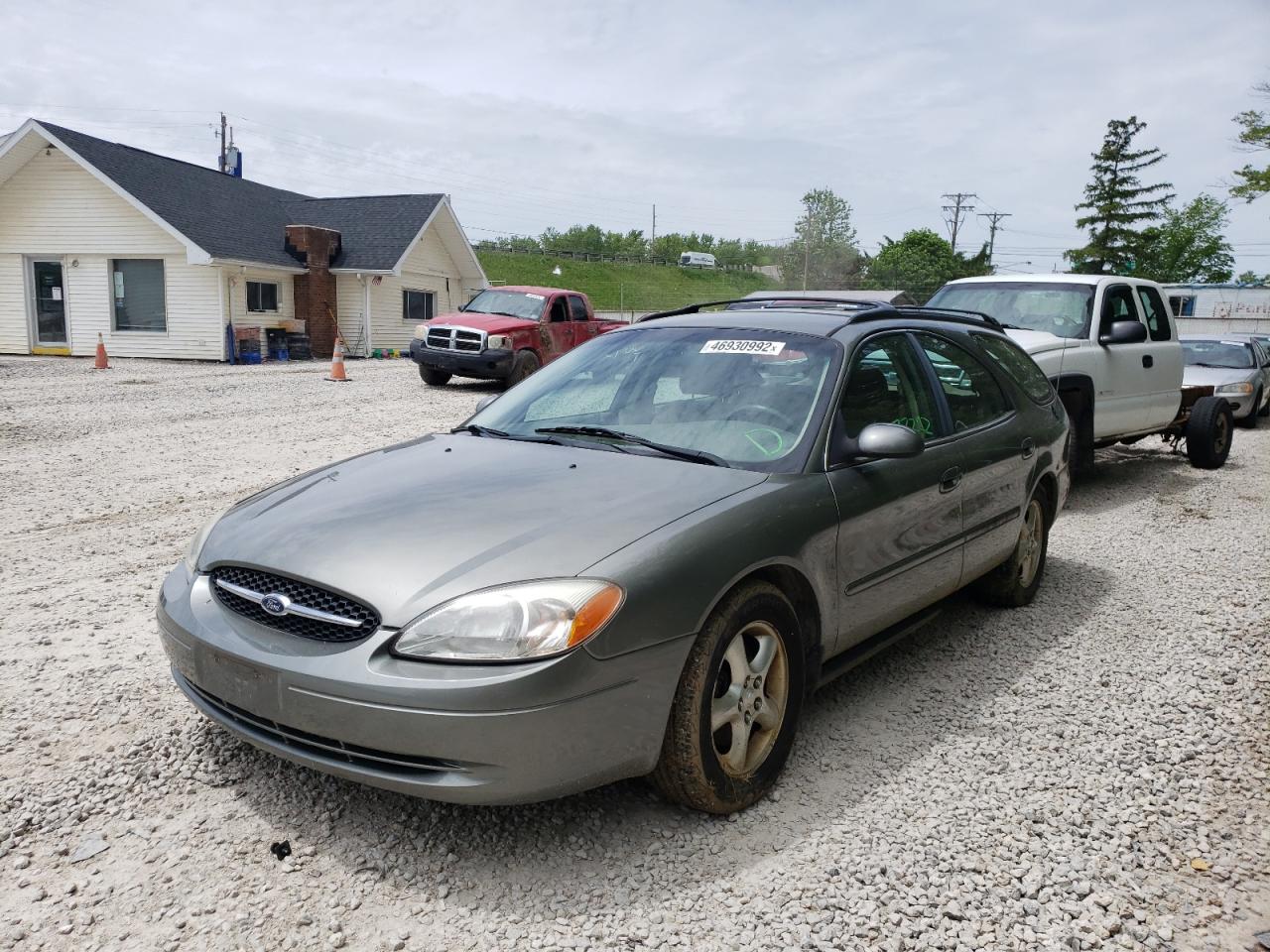 Photo 2 from auction – 2001 FORD TAURUS SE with VIN 1FAFP58U71G196995
