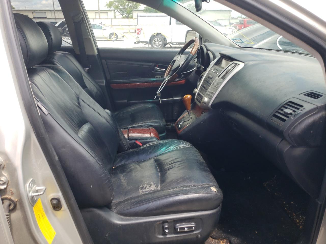 Photo 5 from auction – 2005 LEXUS RX 330 with VIN JTJGA31U650051554