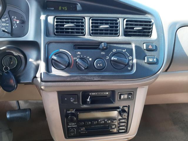 Photo 9 from auction – 2000 TOYOTA SIENNA LE with VIN 4T3ZF13C6YU241263