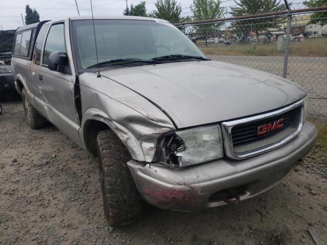 GMC SONOMA 2002 with VIN 1GTDT19W228233047 - Photo from auction