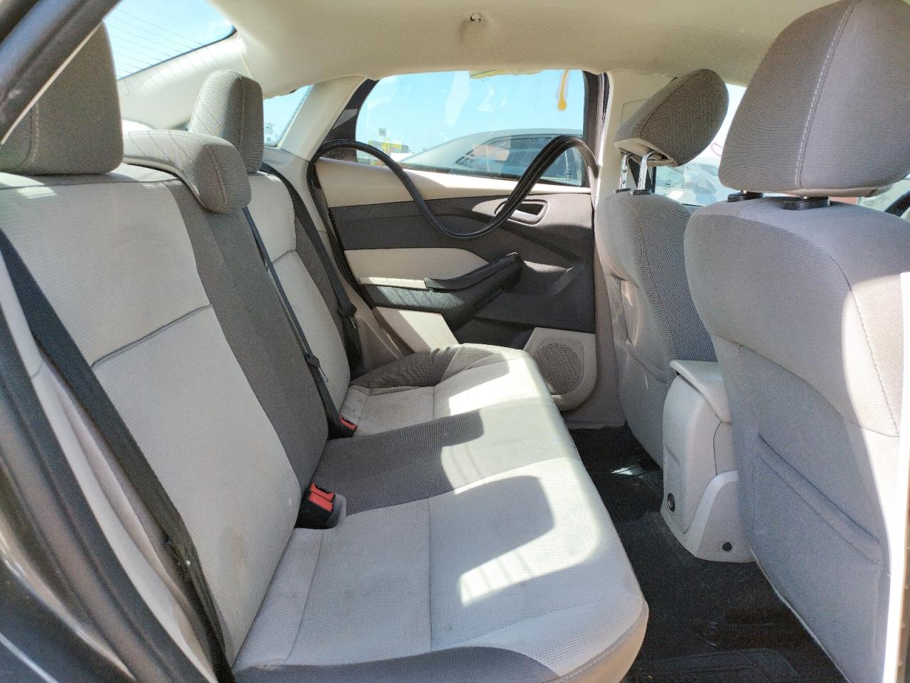 Photo 16 from auction – 2014 FORD FOCUS SE with VIN 1FADP3F2XEL355583