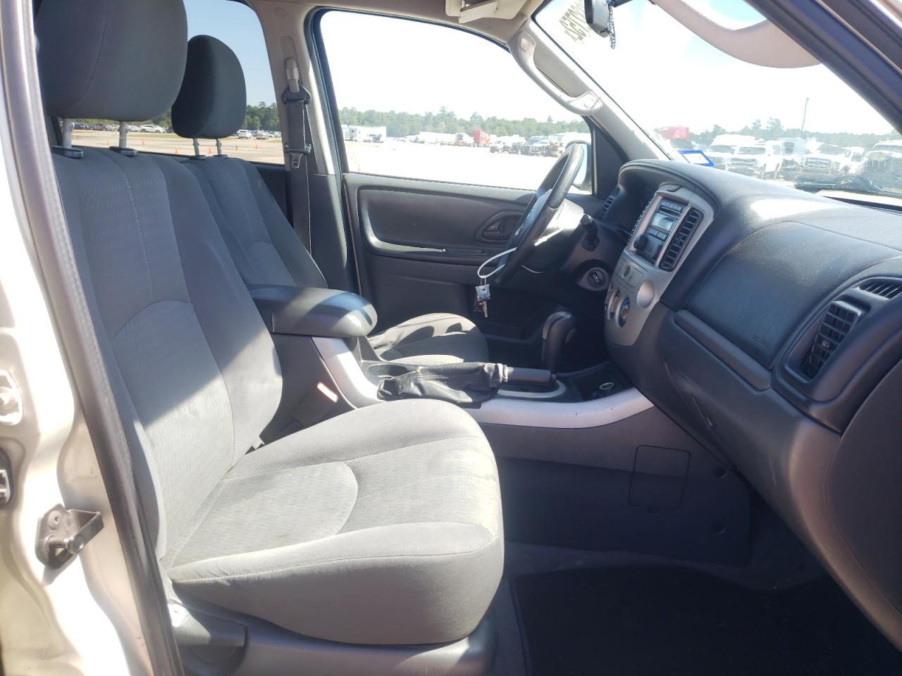 Photo 19 from auction – 2005 MAZDA TRIBUTE I with VIN 4F2YZ02Z05KM51400