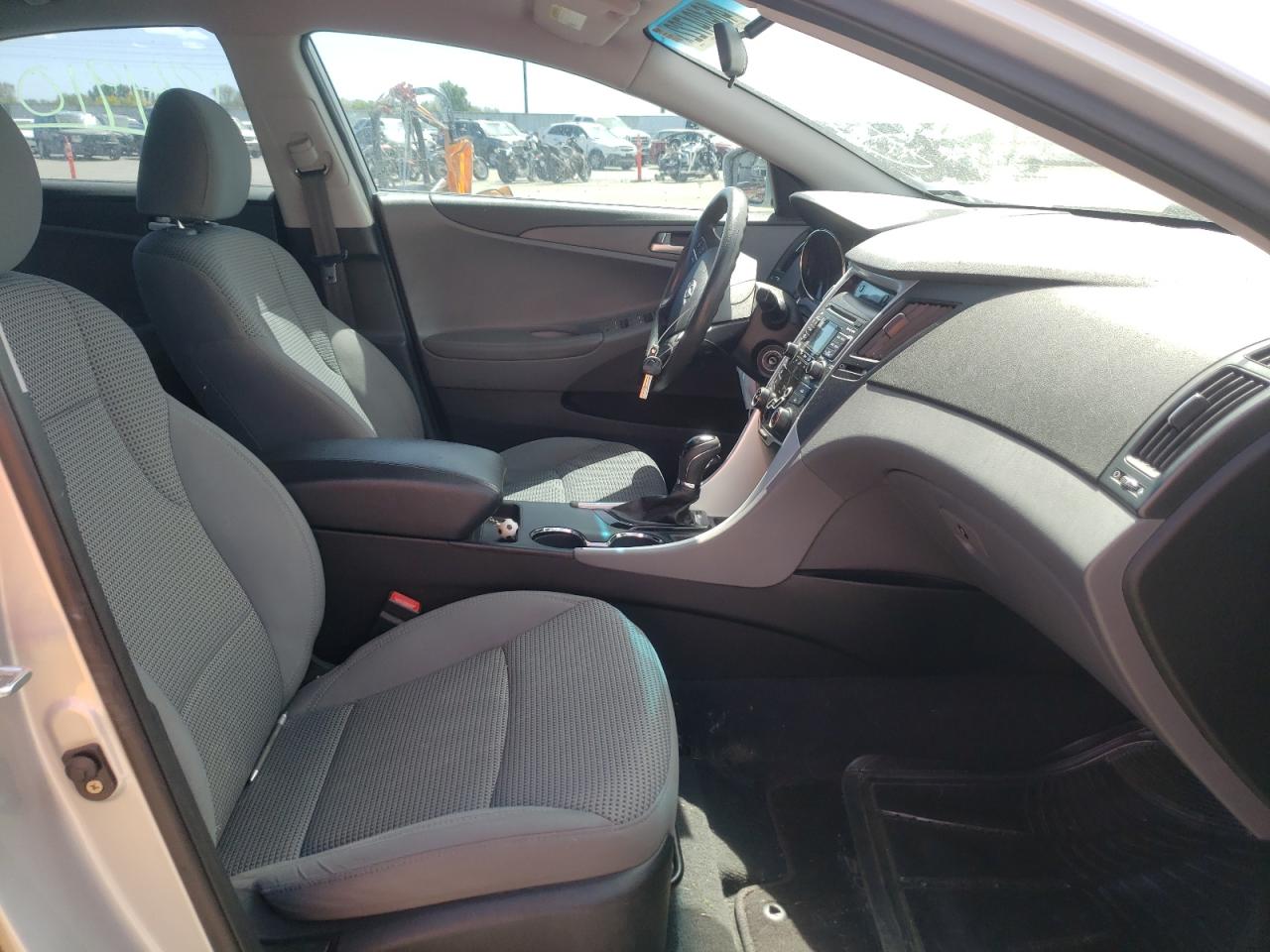 Photo 5 from auction – 2011 HYUNDAI SONATA GLS with VIN 5NPEB4AC6BH050293