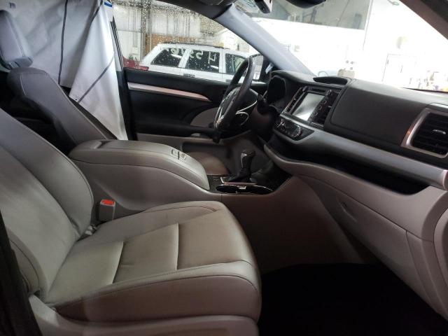 Photo 5 from auction – 2019 TOYOTA HIGHLANDER with VIN 5TDJZRFH7KS579001