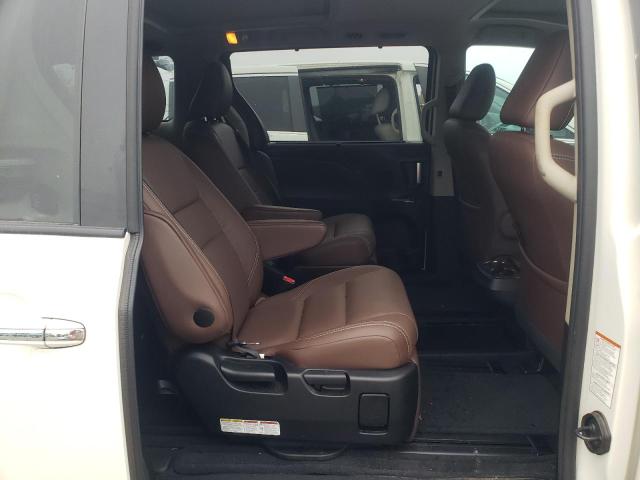 Photo 6 from auction – 2016 TOYOTA SIENNA XLE with VIN 5TDYK3DC4GS748874