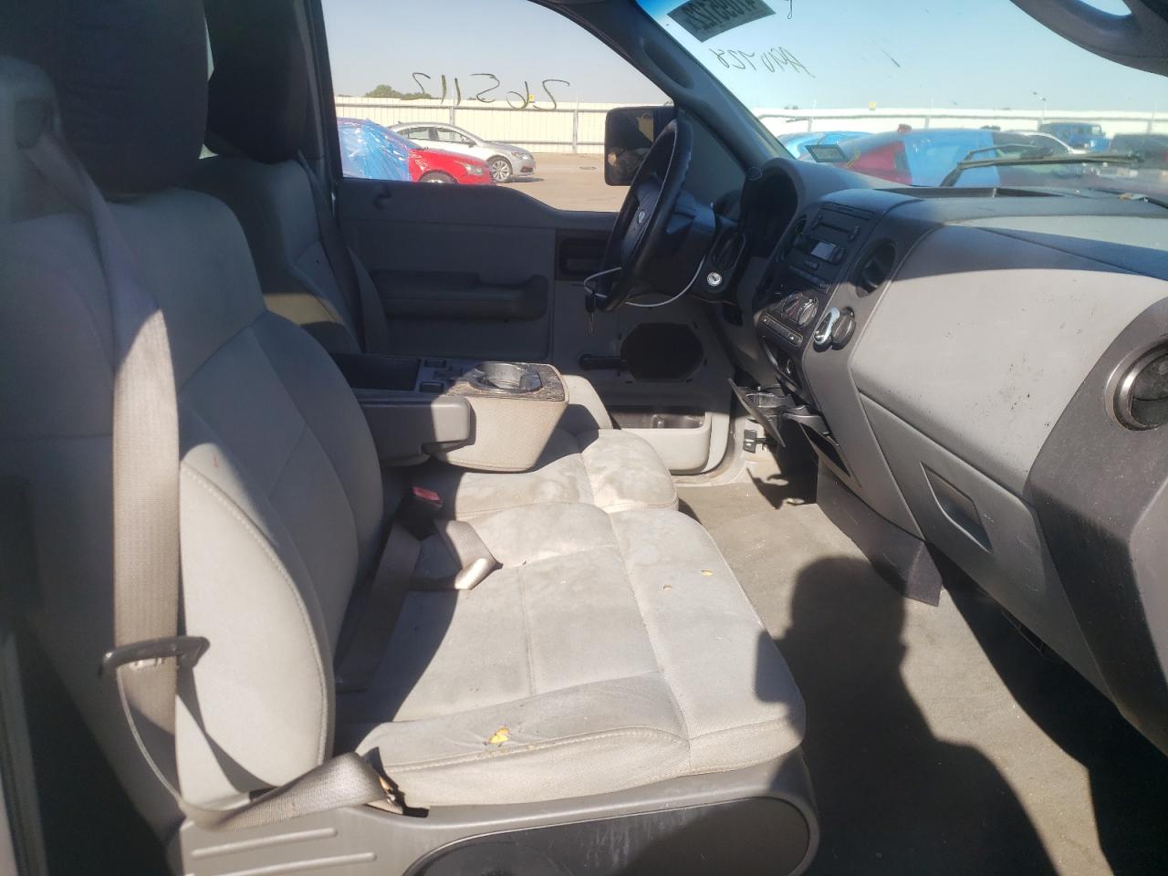 Photo 17 from auction – 2004 FORD F150 with VIN 1FTRX12WX4NA90728