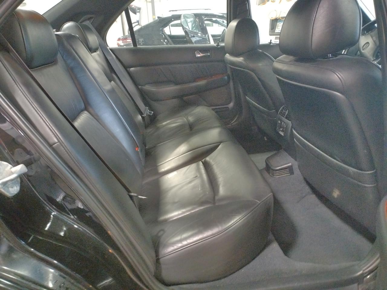 Photo 6 from auction – 2002 ACURA 3.5RL with VIN JH4KA96512C010033