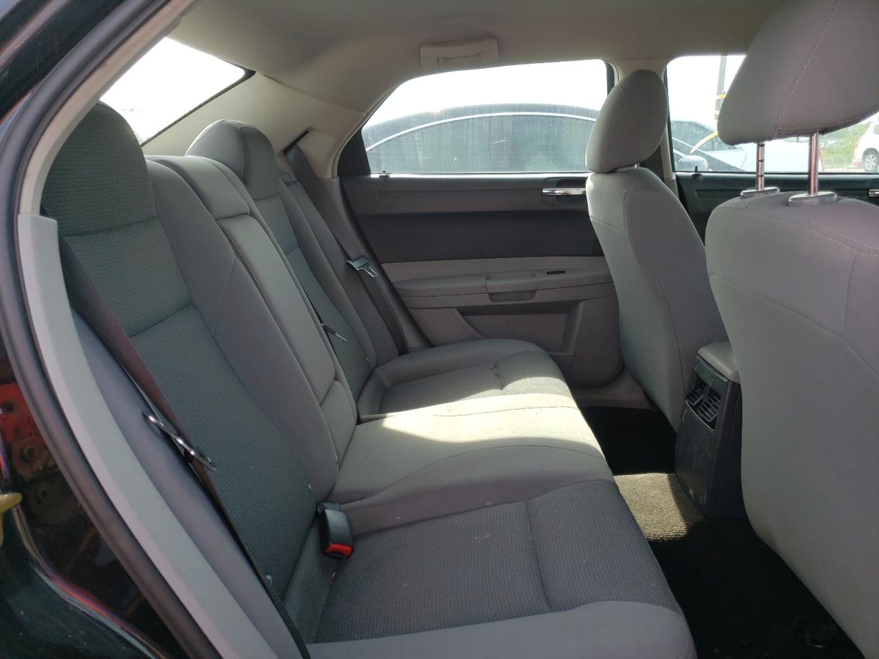 Photo 18 from auction – 2006 CHRYSLER 300 with VIN 2C3KA43R06H460730