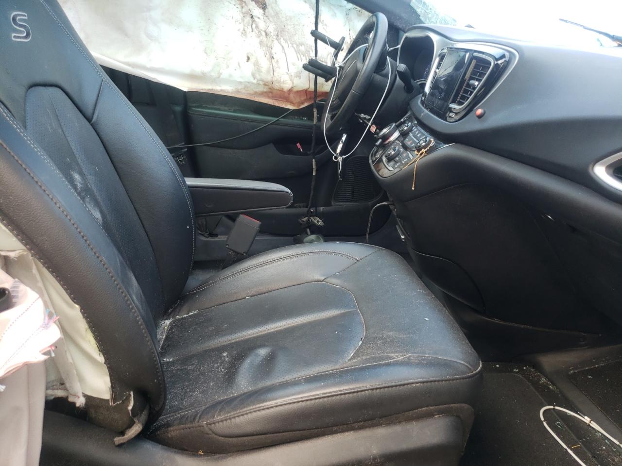 Photo 5 from auction – 2018 CHRYSLER PACIFICA T with VIN 2C4RC1EG9JR236485