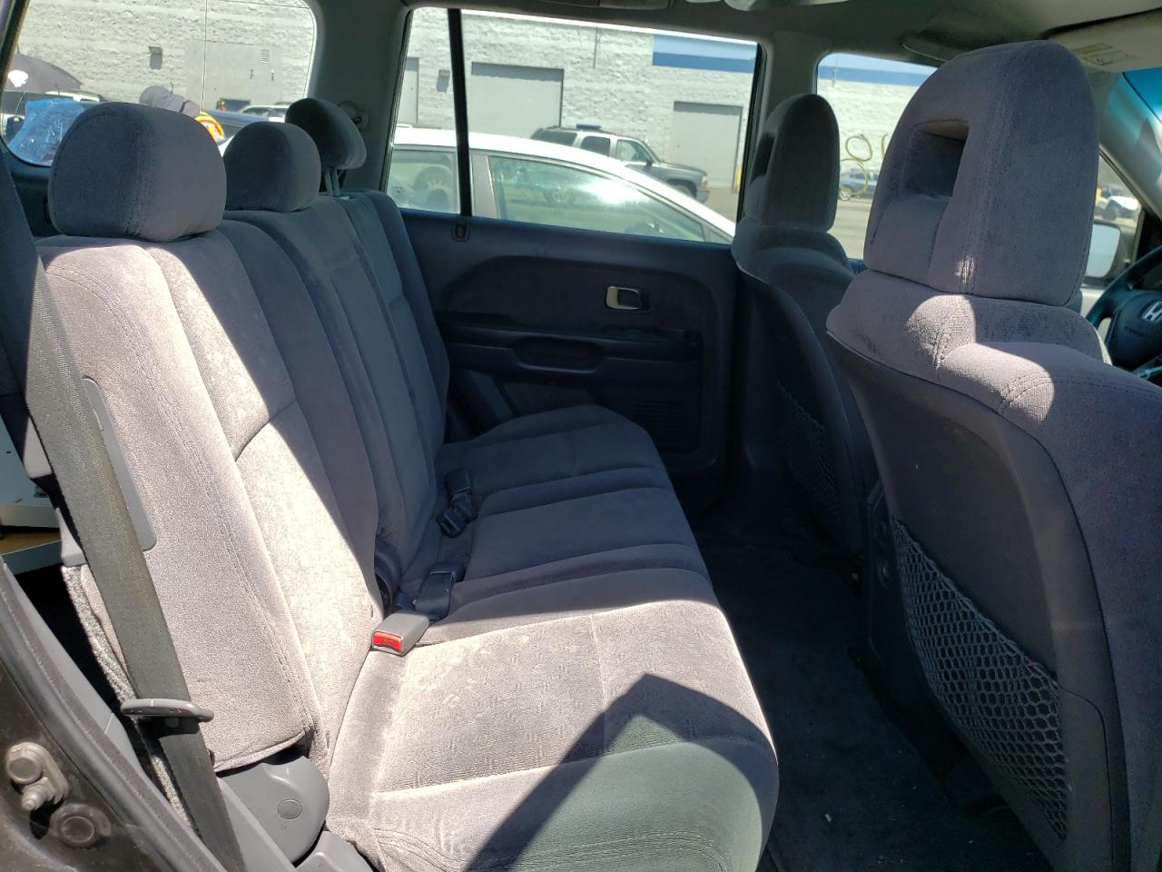Photo 18 from auction – 2003 HONDA PILOT LX with VIN 2HKYF18103H608287
