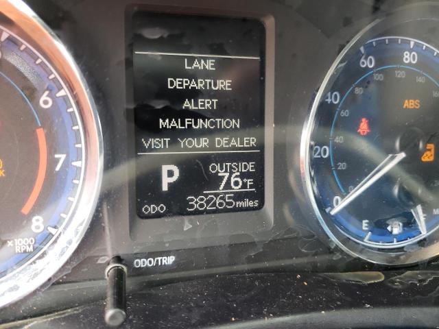 Photo 8 from auction – 2018 TOYOTA COROLLA L with VIN 5YFBURHE2JP851063