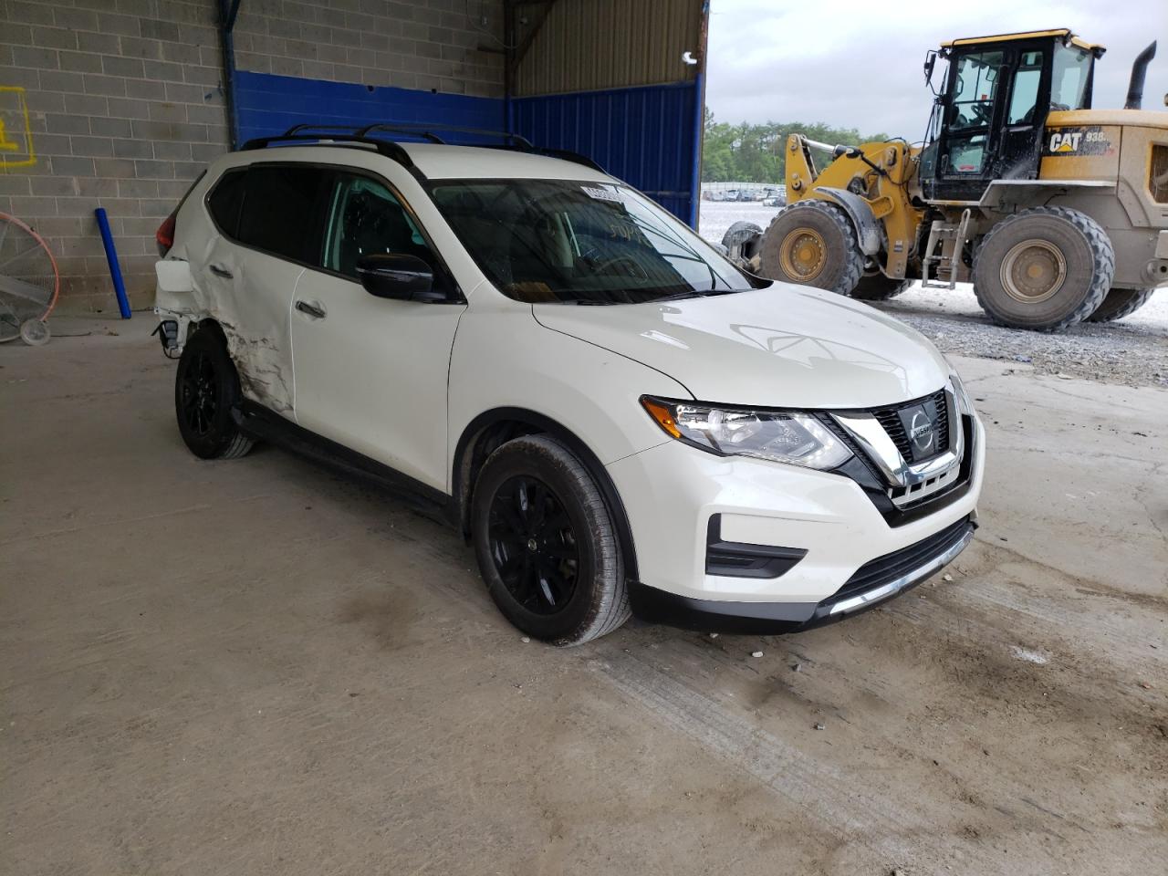 Photo 1 from auction – 2017 NISSAN ROGUE S with VIN 5N1AT2MT9HC874817