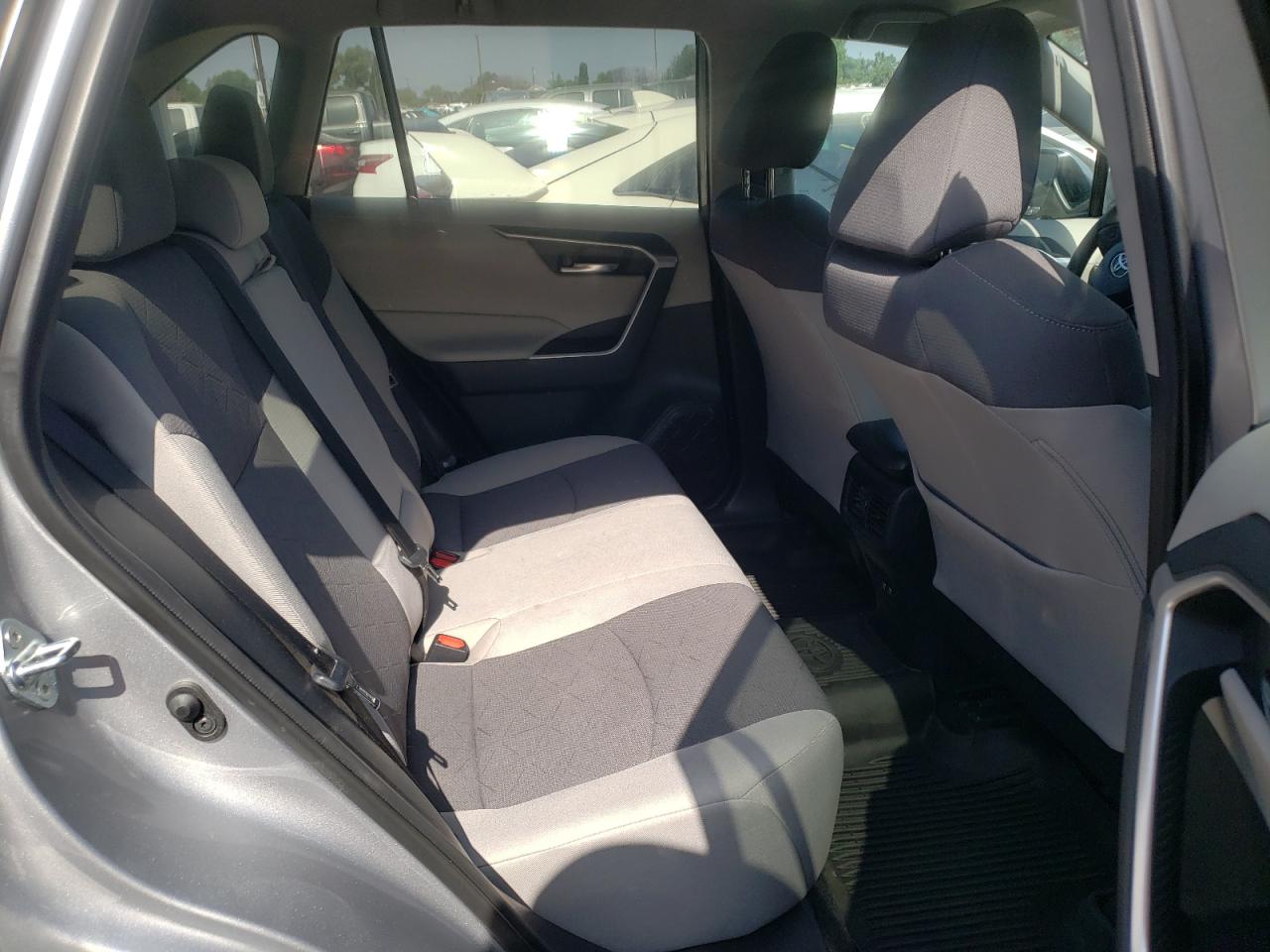 Photo 6 from auction – 2021 TOYOTA RAV4 XLE with VIN 2T3W1RFVXMC091442