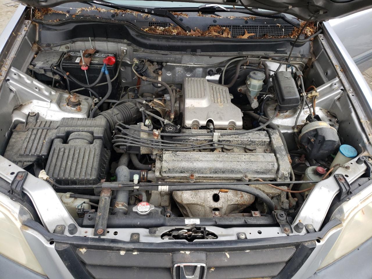 Photo 12 from auction – 2001 HONDA CR-V LX with VIN JHLRD18461C048131