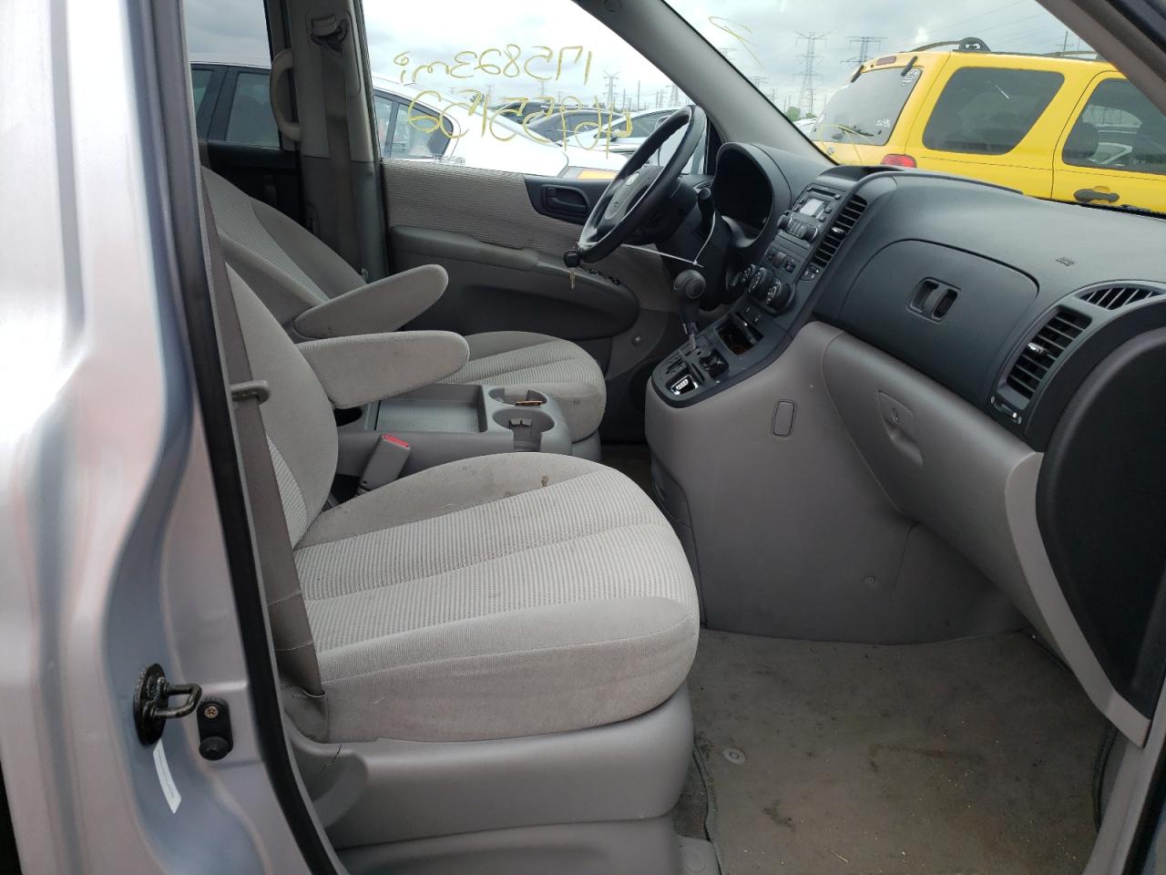 Photo 19 from auction – 2007 KIA SEDONA EX with VIN KNDMB133076149586