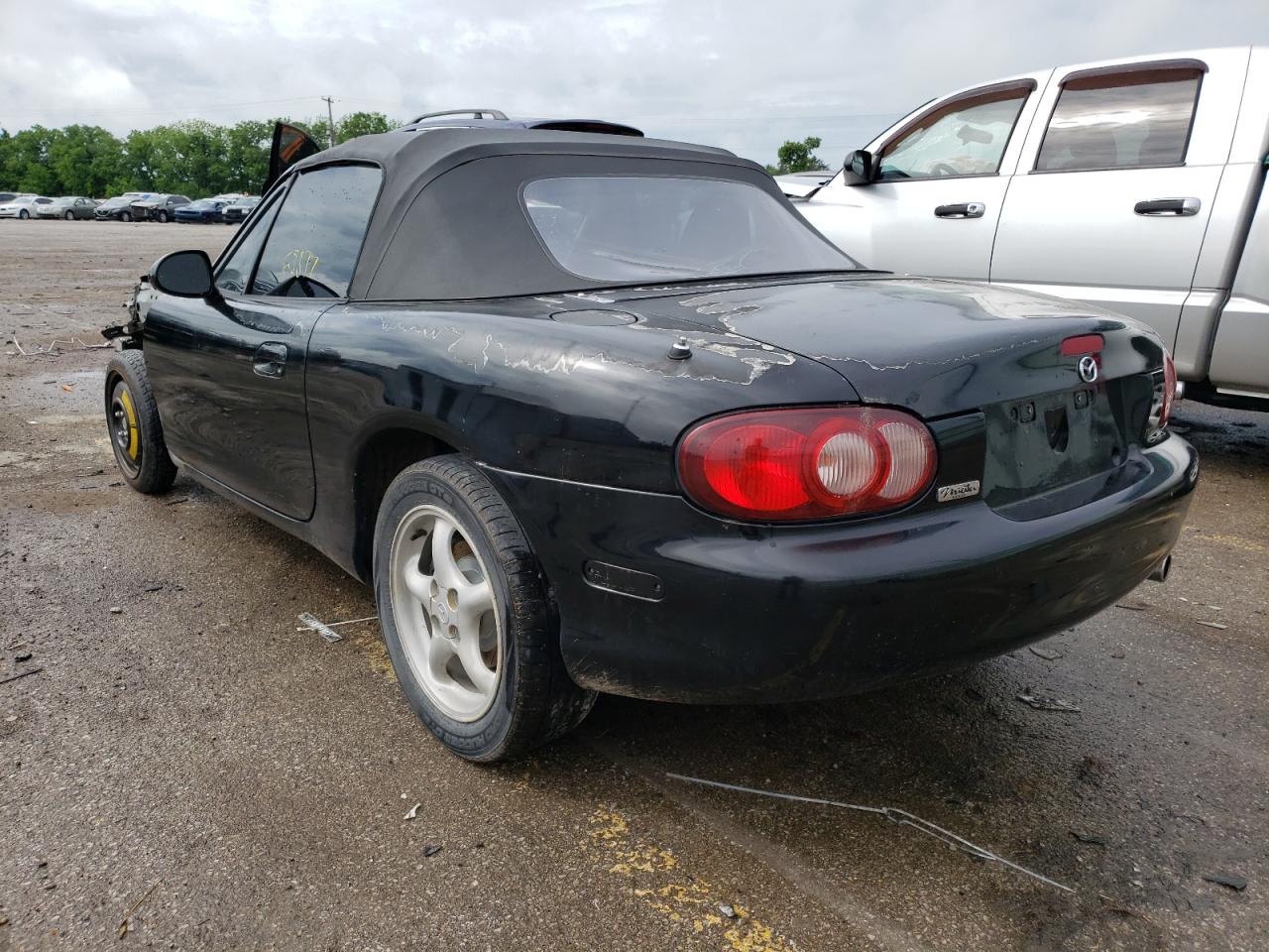Photo 15 from auction – 2001 MAZDA MX-5 MIATA with VIN JM1NB353510205495