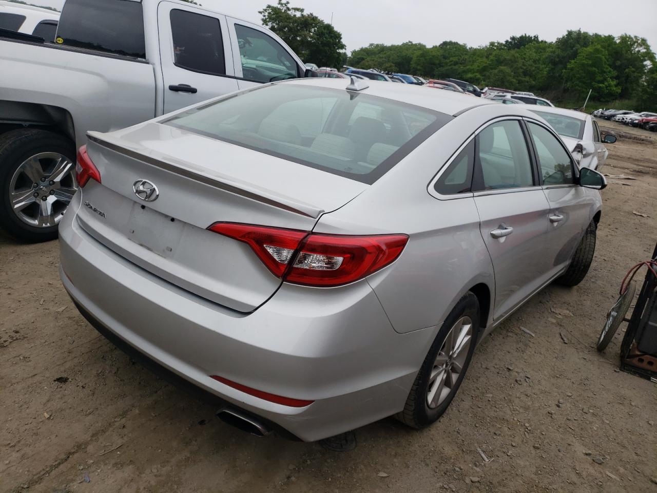 Photo 17 from auction – 2015 HYUNDAI SONATA SE with VIN 5NPE24AF5FH017611
