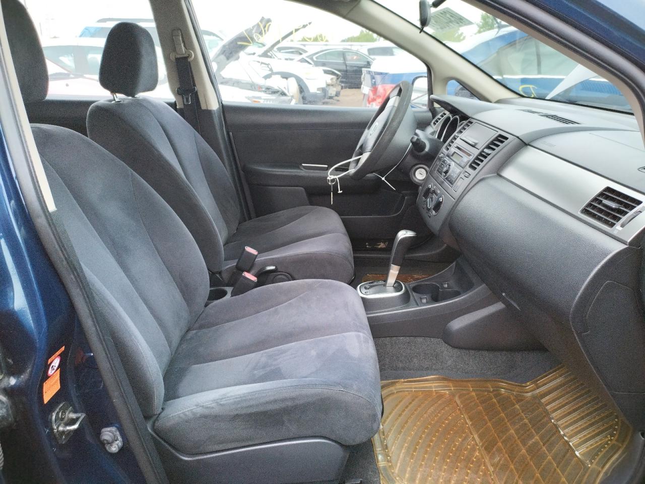 Photo 15 from auction – 2007 NISSAN VERSA S with VIN 3N1BC13E27L449368