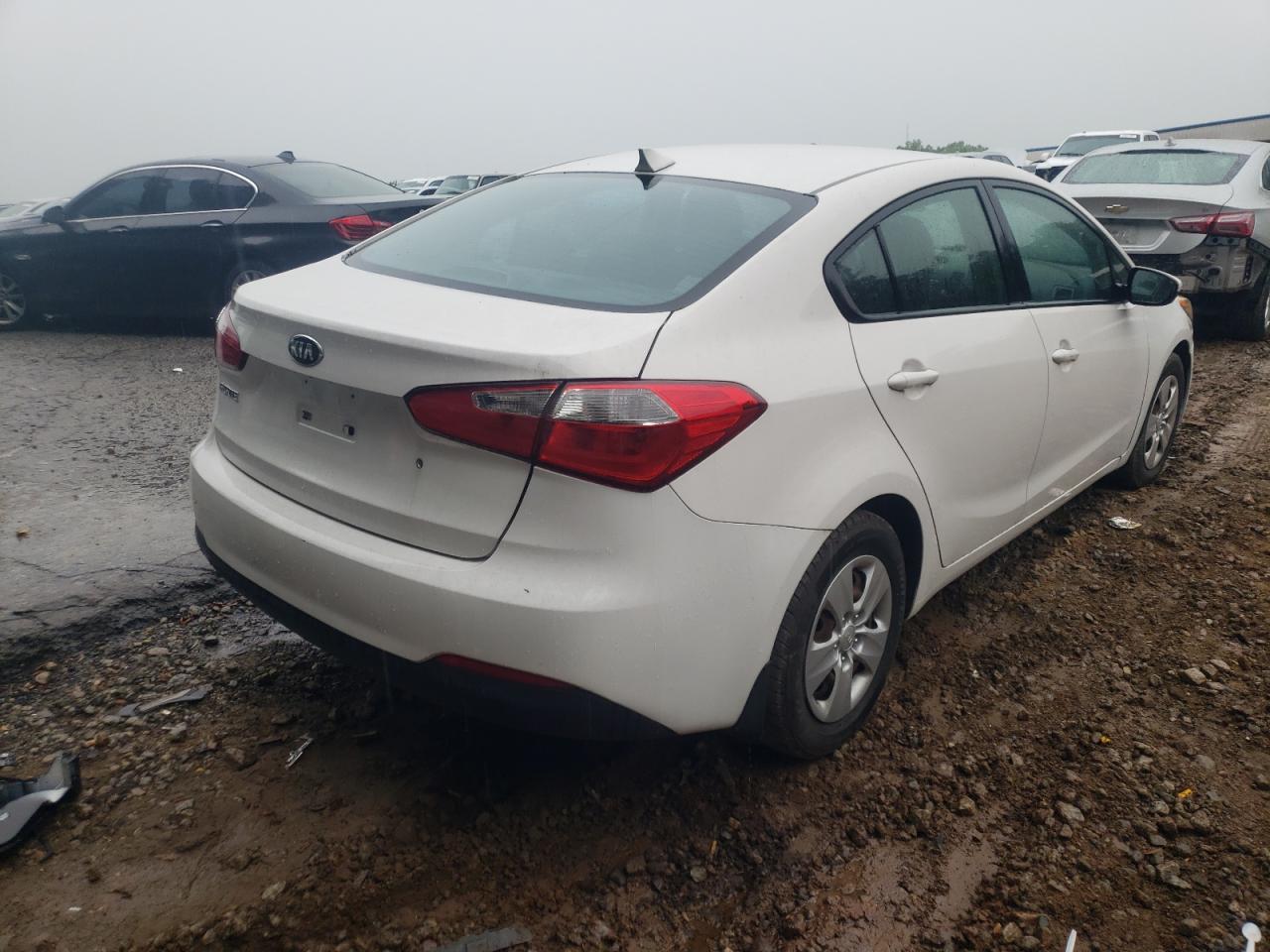 Photo 4 from auction – 2016 KIA FORTE LX with VIN KNAFK4A65G5495708