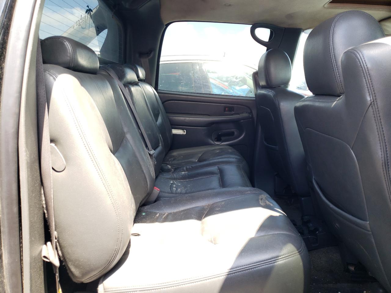 Photo 6 from auction – 2003 CHEVROLET AVALANCHE with VIN 3GNEK13T03G196251