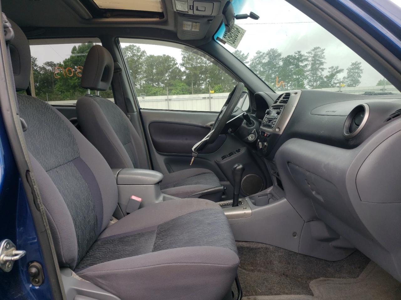 Photo 5 from auction – 2002 TOYOTA RAV4 with VIN JTEGH20V320055622