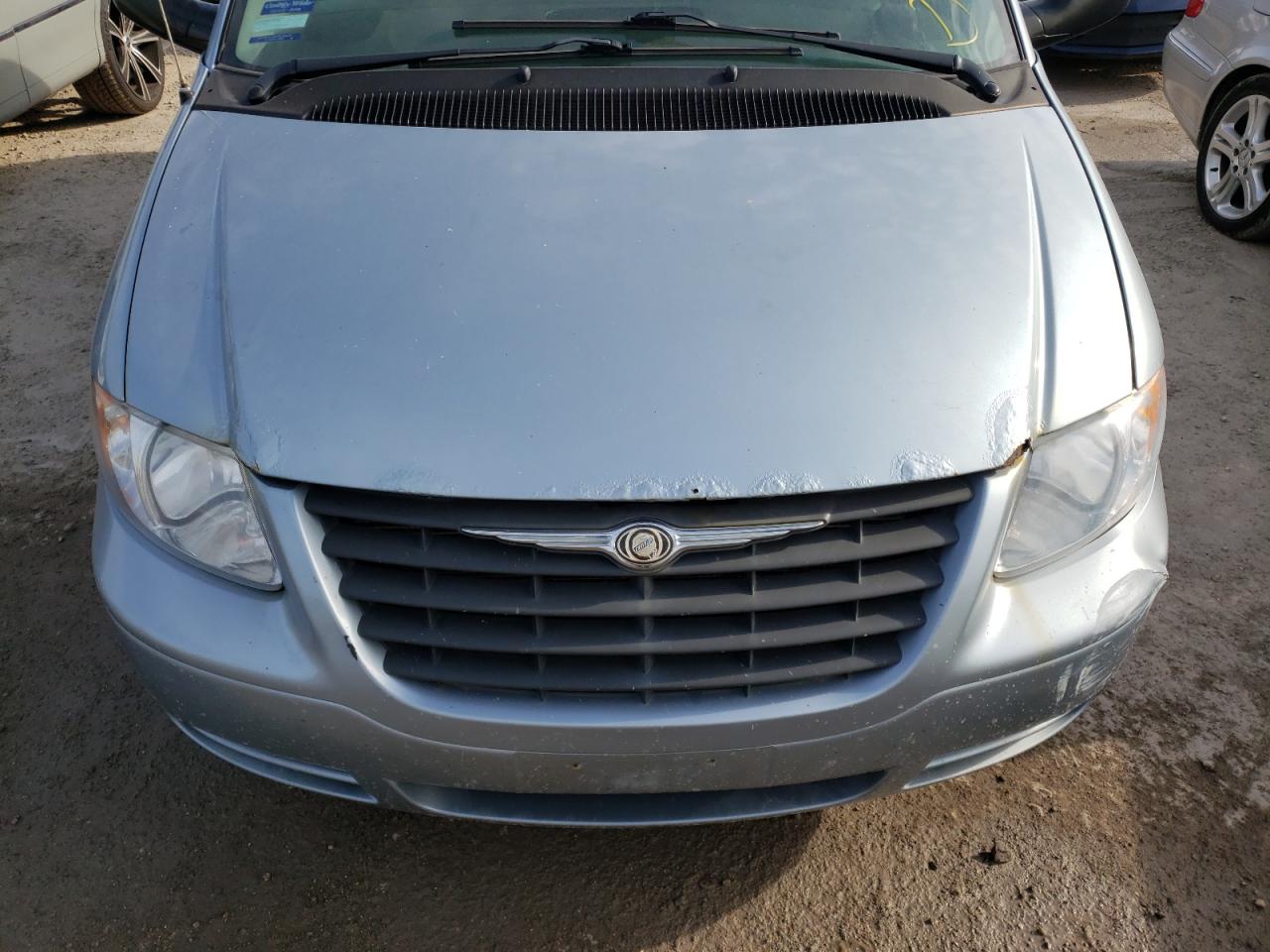 Photo 7 from auction – 2005 CHRYSLER TOWN AND C with VIN 1C4GP45R75B282559