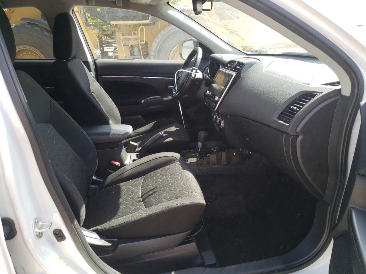 Photo 18 from auction – 2020 MITSUBISHI OUTLANDER with VIN JA4AR3AU9LU011194