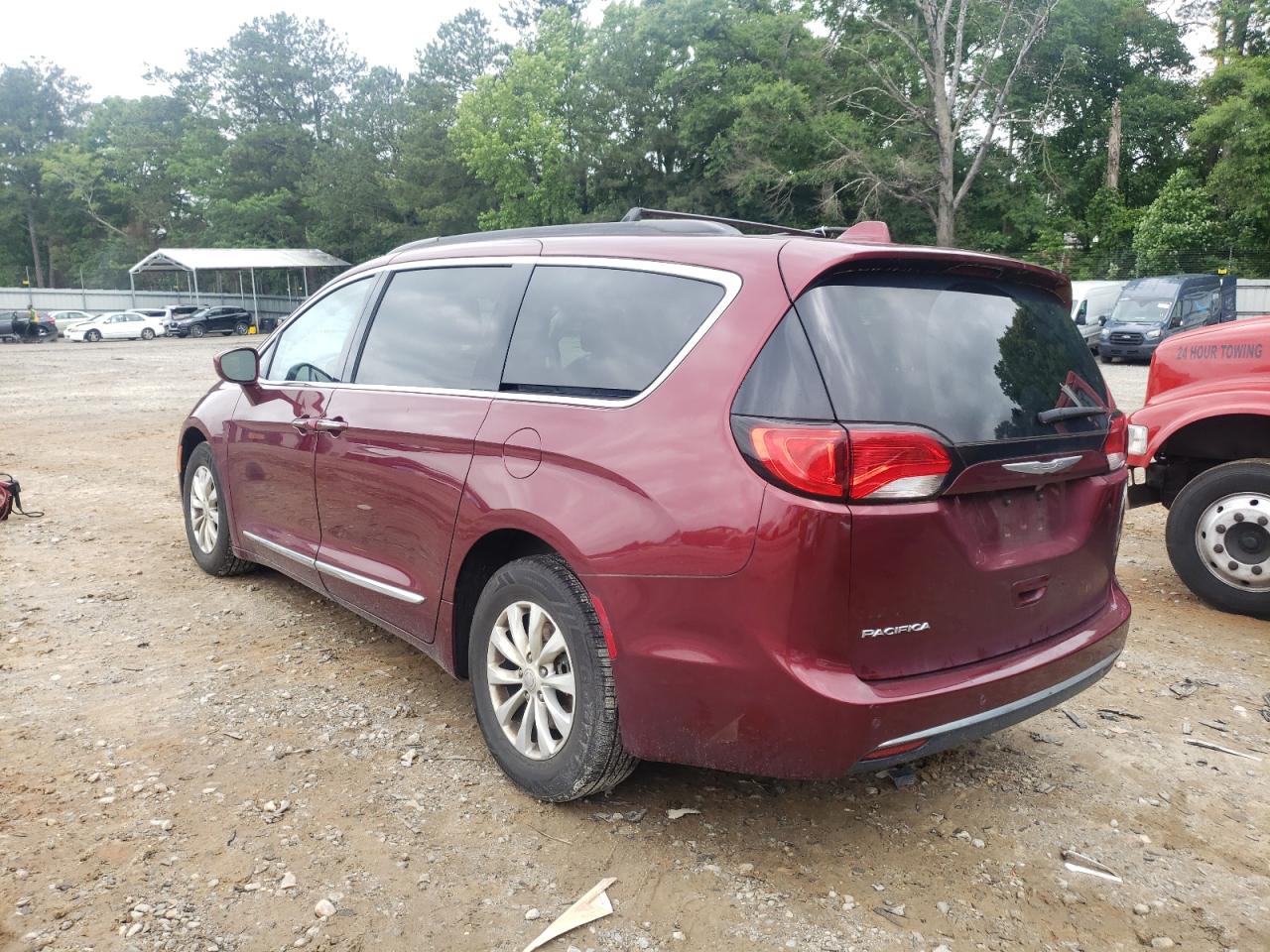 Photo 3 from auction – 2017 CHRYSLER PACIFICA T with VIN 2C4RC1BG3HR621734