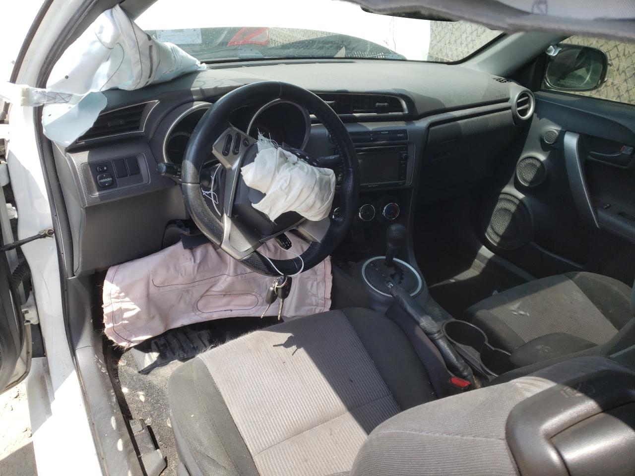 Photo 9 from auction – 2014 TOYOTA SCION TC with VIN JTKJF5C75E3082282