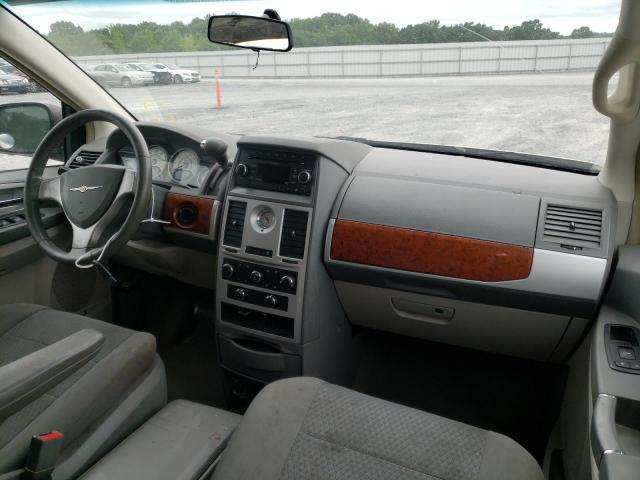 Photo 9 from auction – 2009 CHRYSLER TOWN&COUNT with VIN 2A8HR54129R584857