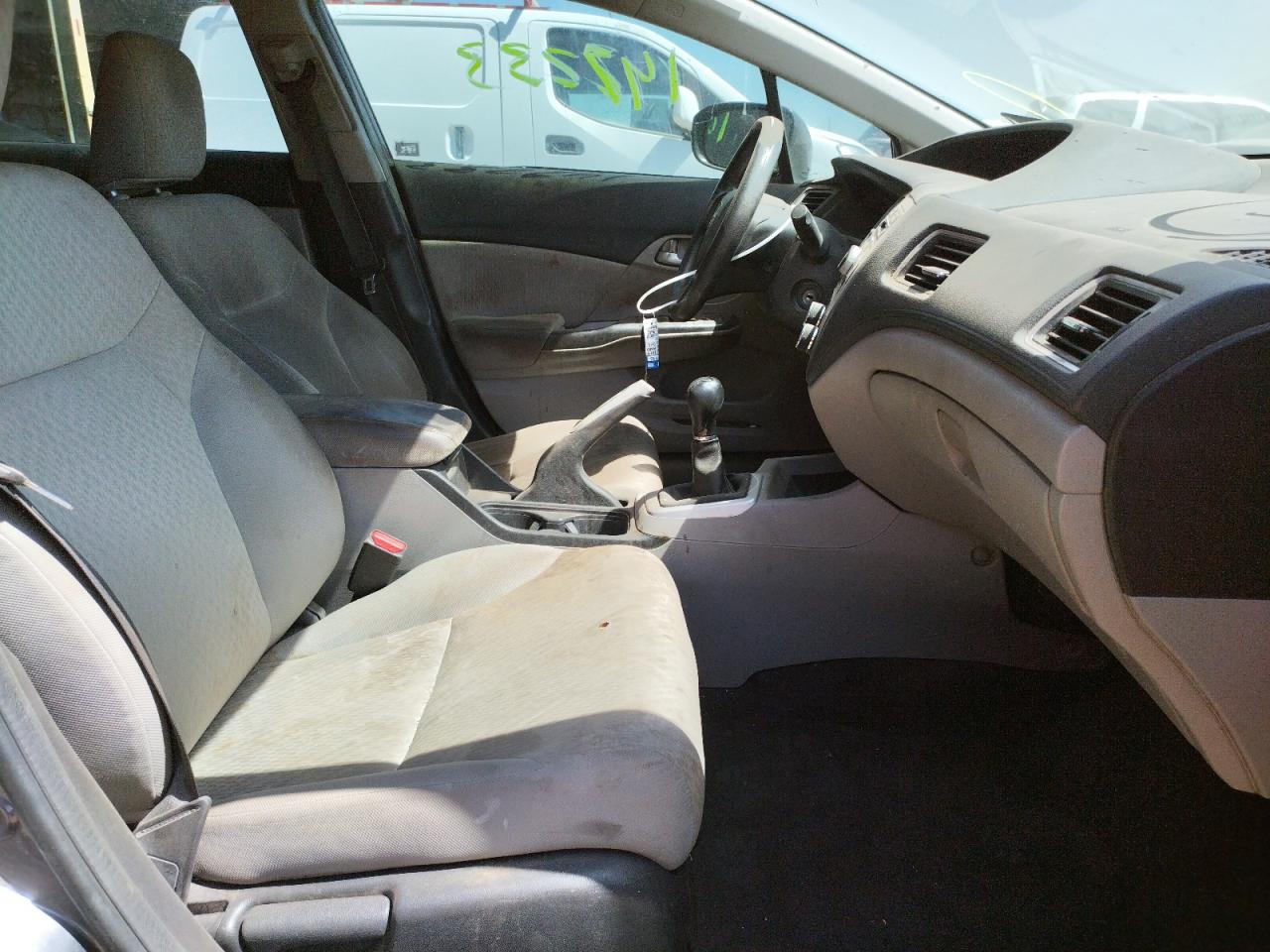 Photo 5 from auction – 2014 HONDA CIVIC LX with VIN 19XFB2E50EE078622