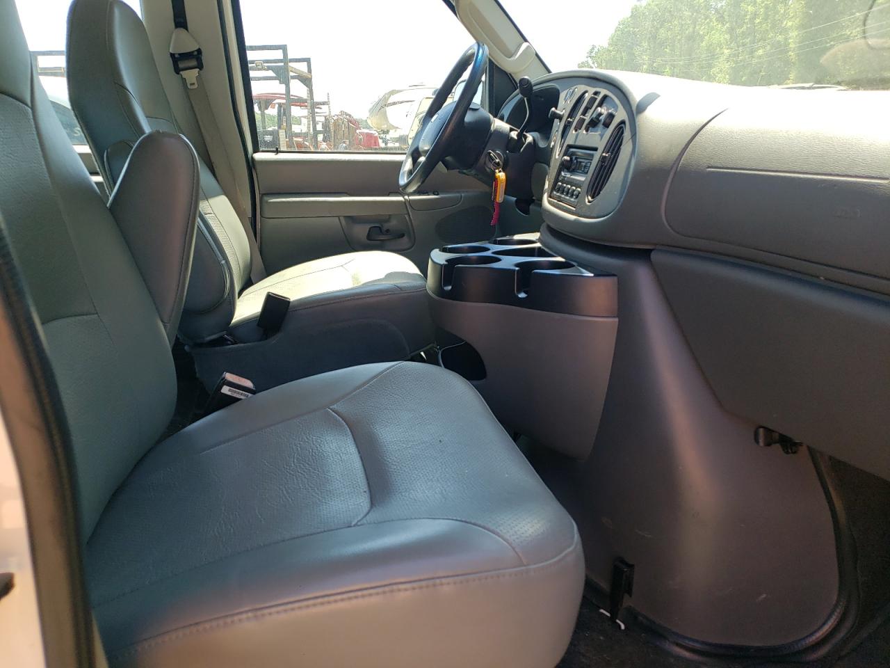 Photo 5 from auction – 2007 FORD ECONOLINE with VIN 1FBSS31L67DA31330