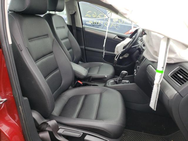 Zdjęcie 5 z aukcji – 2017 VOLKSWAGEN JETTA SE z VIN 3VWDB7AJ2HM280568