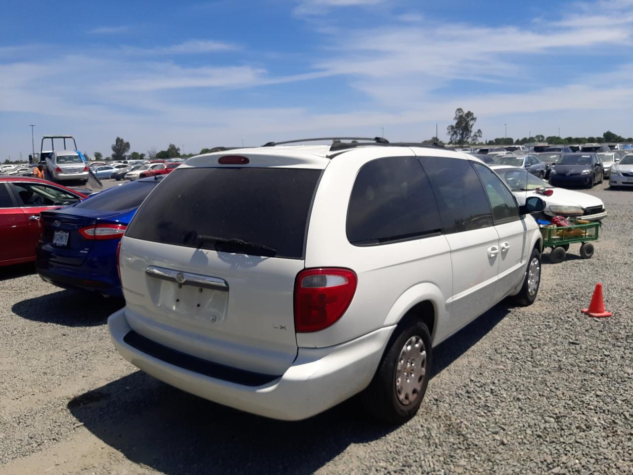 Photo 4 from auction – 2001 CHRYSLER TOWN & COU with VIN 2C4GP44311R310994