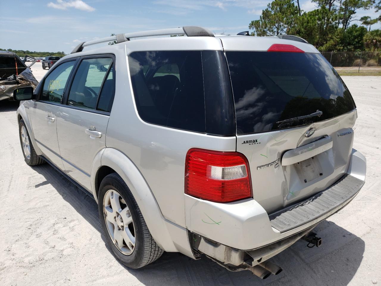 Photo 16 from auction – 2007 FORD FREESTYLE with VIN 1FMDK06197GA03374
