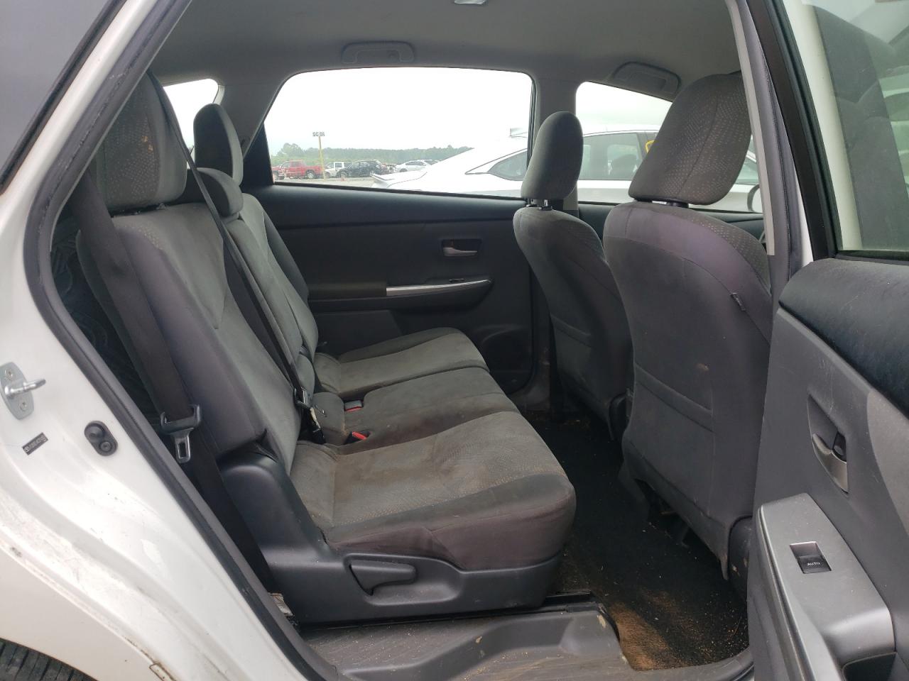 Photo 18 from auction – 2012 TOYOTA PRIUS V with VIN JTDZN3EU4C3104306