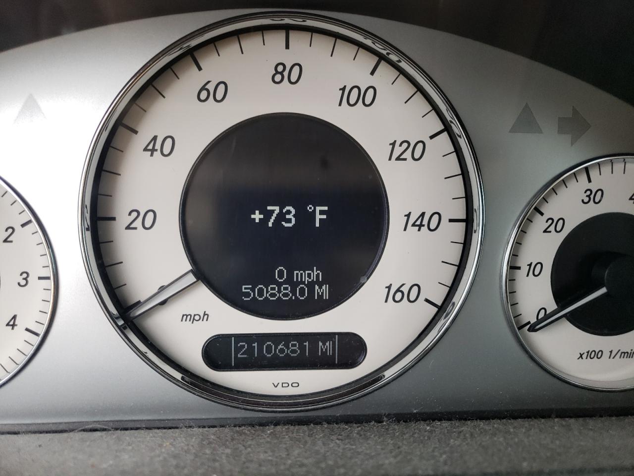 Photo 13 from auction – 2007 MERCEDES-BENZ E 350 with VIN WDBUF56X07B153072