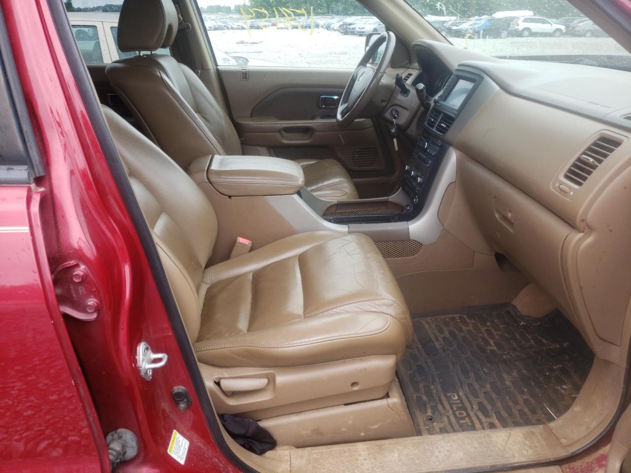 Photo 5 from auction – 2006 HONDA PILOT EX with VIN 5FNYF28766B044738