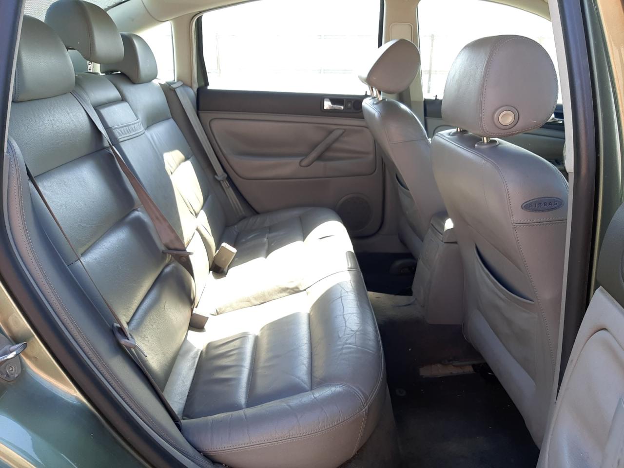 Photo 6 from auction – 2001 VOLKSWAGEN PASSAT GLS with VIN WVWPD63B01E117259