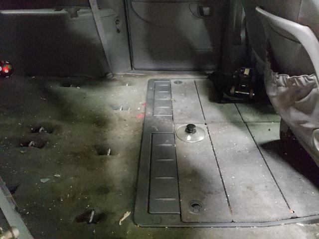 Photo 7 from auction – 2006 CHRYSLER TOWN & COU with VIN 2A4GP44R46R753453