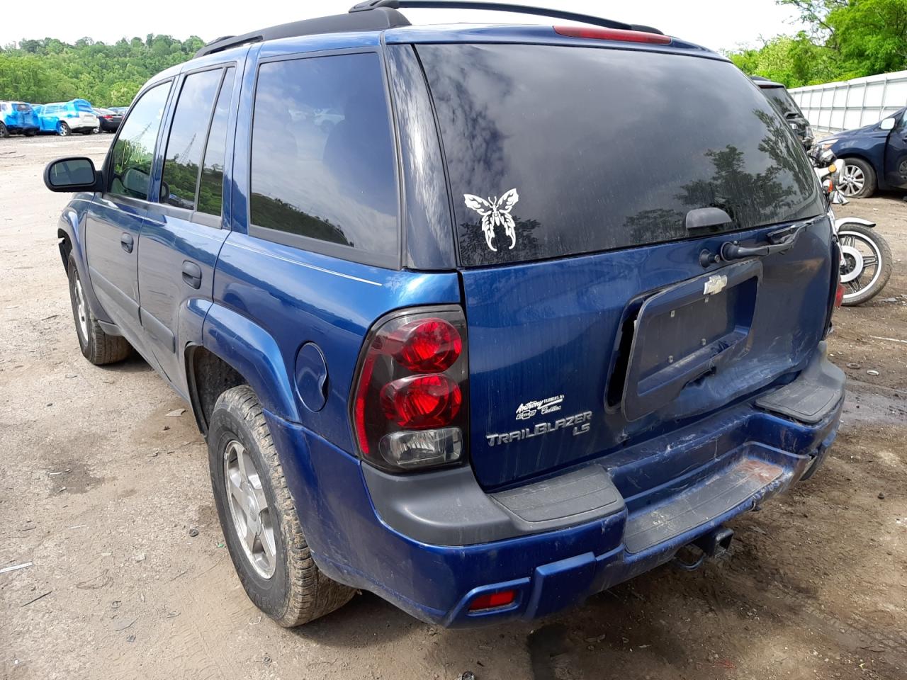 Photo 3 from auction – 2005 CHEVROLET TRAILBLAZE with VIN 1GNDT13S052355569