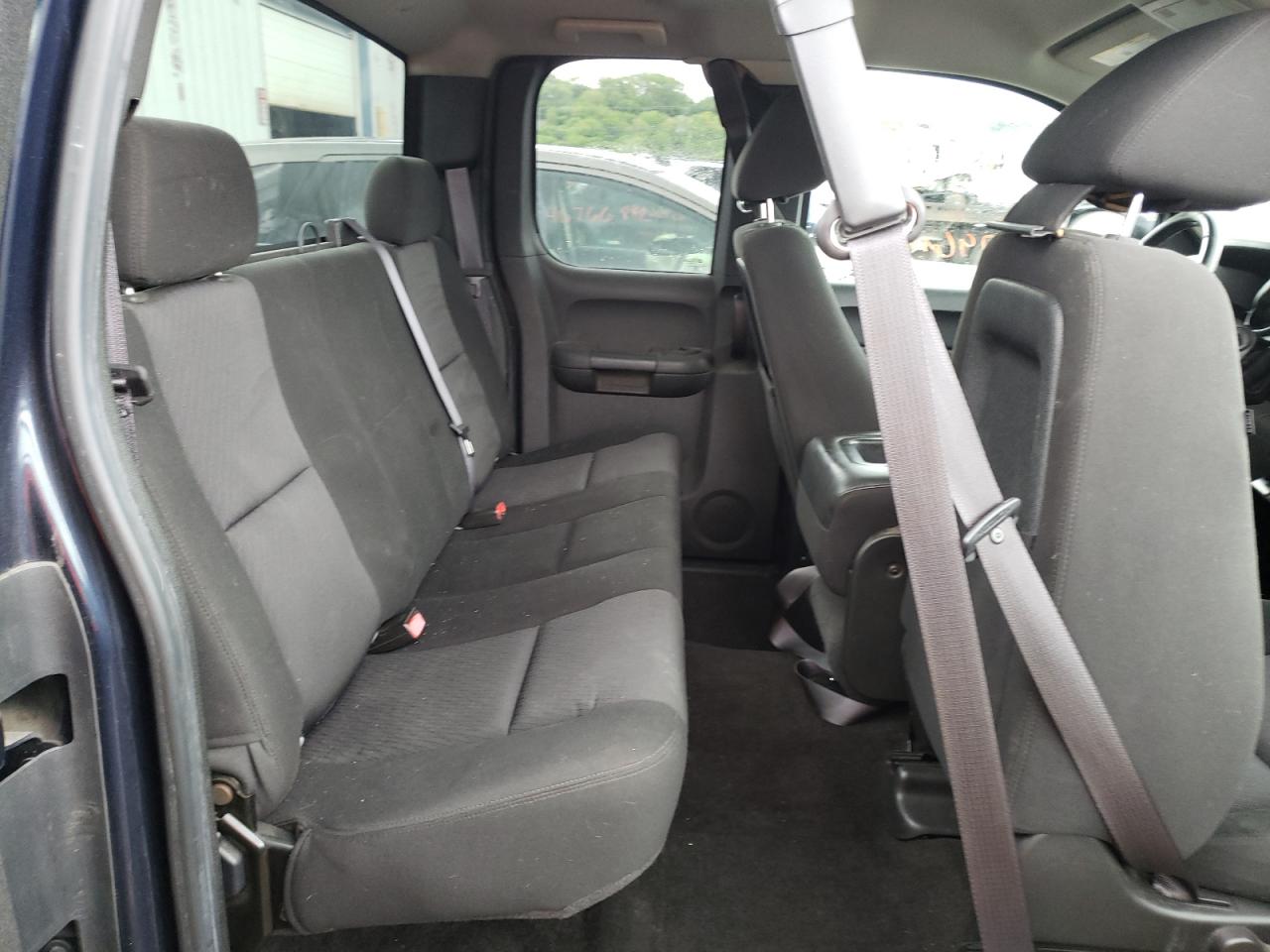 Photo 17 from auction – 2011 CHEVROLET SILVERADO with VIN 1GCRCREA4BZ151233