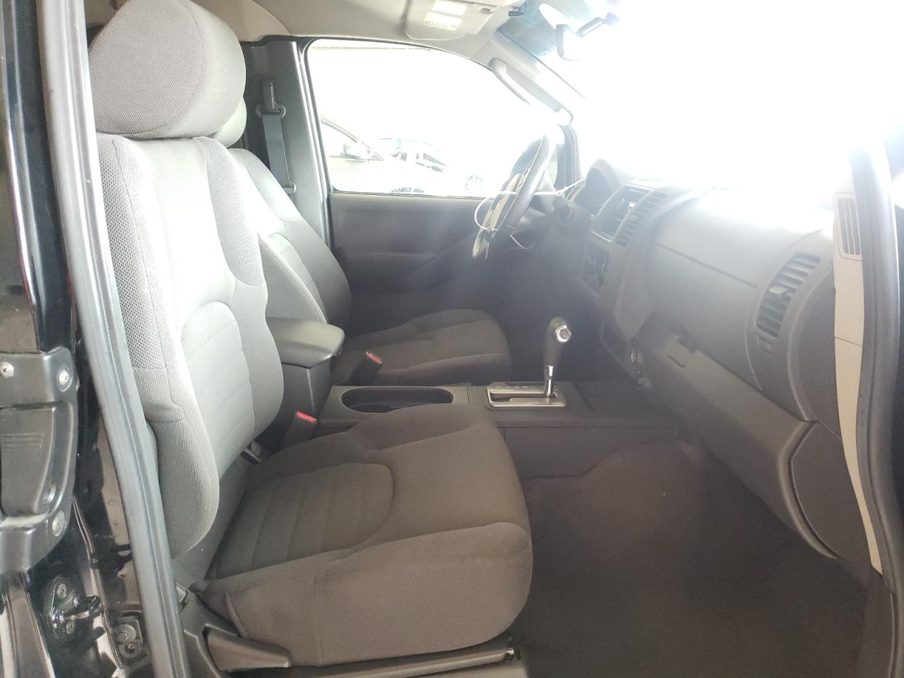 Photo 5 from auction – 2005 NISSAN FRONTIER K with VIN 1N6BD06TX5C466200