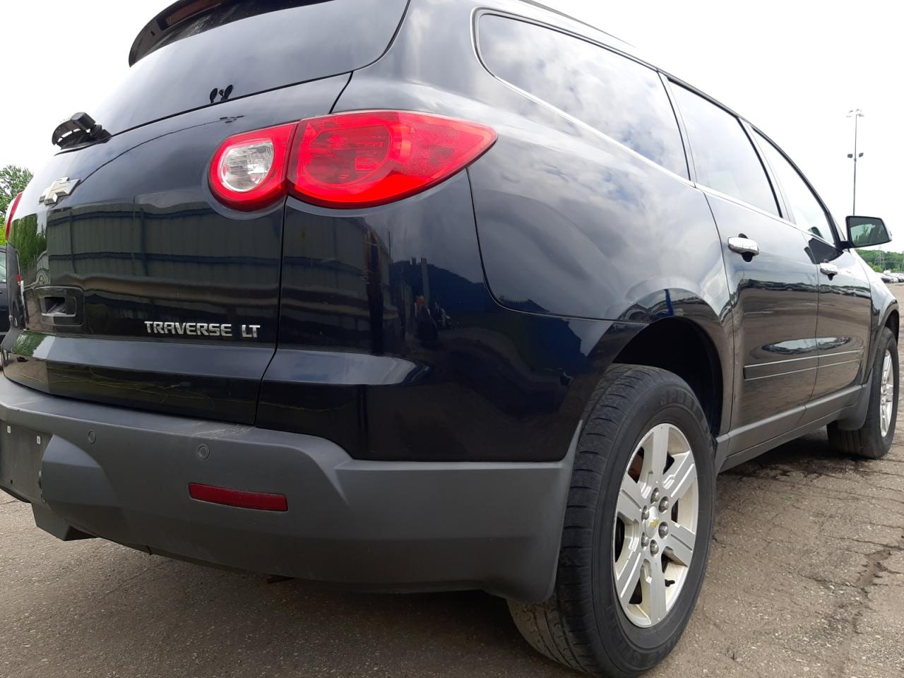 Photo 4 from auction – 2012 CHEVROLET TRAVERSE L with VIN 1GNKVGEDXCJ127617