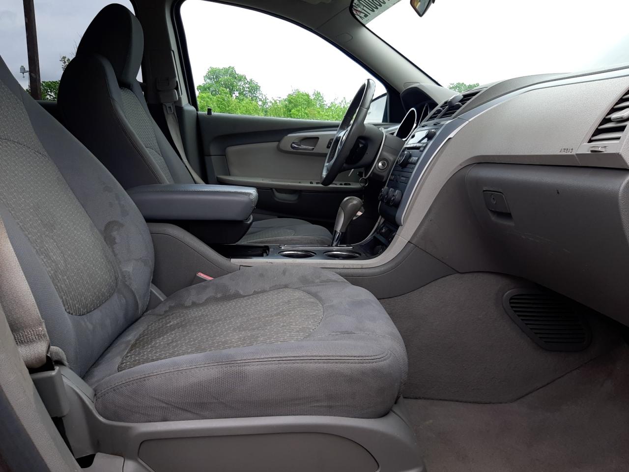 Photo 5 from auction – 2012 CHEVROLET TRAVERSE L with VIN 1GNKVGEDXCJ127617