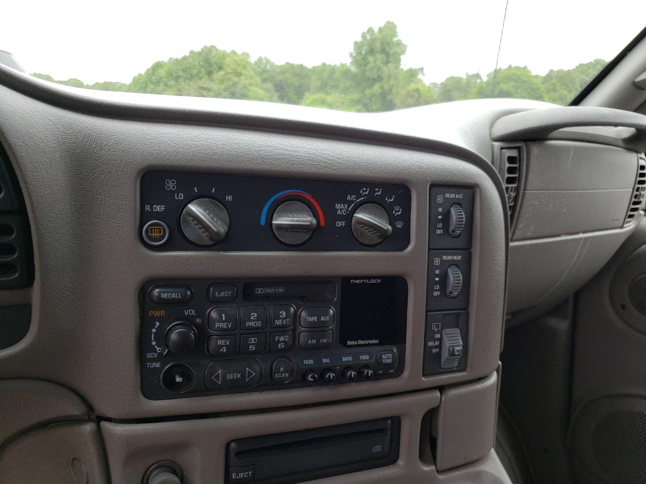 Photo 9 from auction – 1999 CHEVROLET ASTRO with VIN 1GNEL19W4XB109416